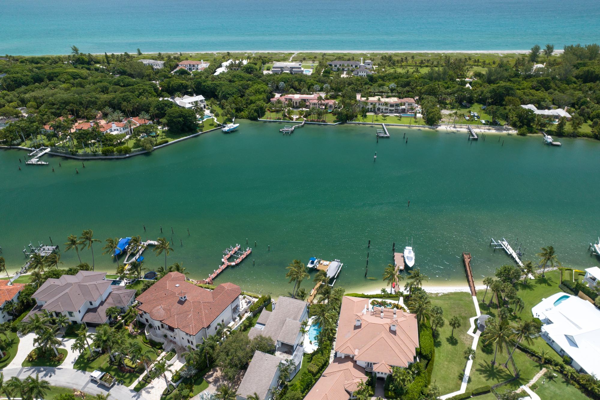 Intracoastal homes and their docks